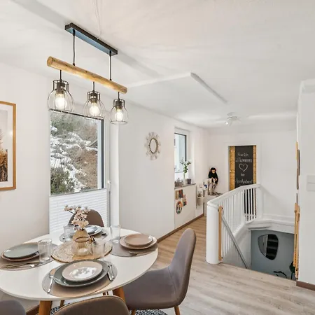 Alpenapartment Fuer 4 In I Familienfreundlich, Modern & Ruhig *